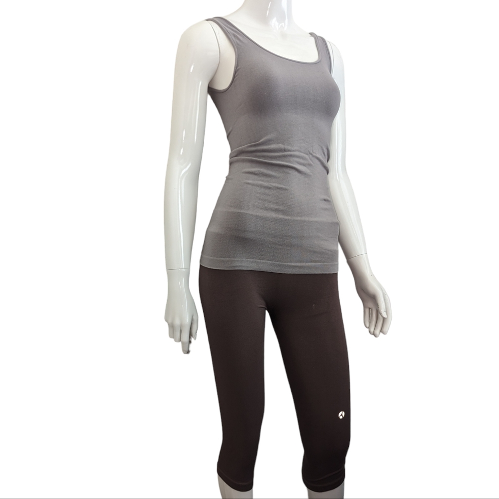 Avocado cropped leggings and top set size small New